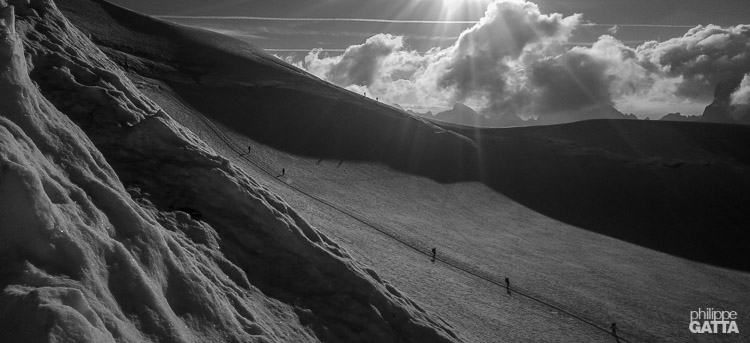 Climbers around Aiguille du Midi (© P. Gatta)