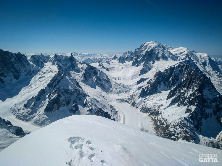 Mont Blanc Massif from the top of Aiguille Verte (© P. Gatta)
