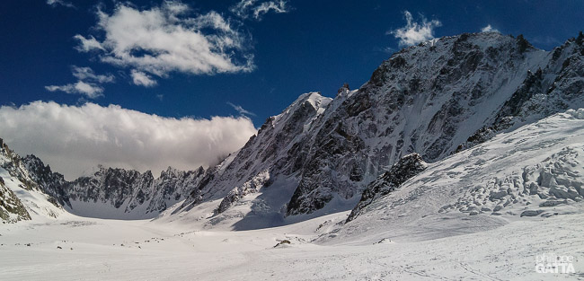 Skiing up the Argentiere glacier (© P. Gatta)