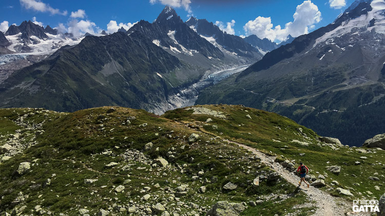 Running with Chardonnet in background (© P. Gatta)