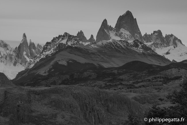 From Cerro Torre (left) to Fitz Roy (highest) (© P. Gatta)