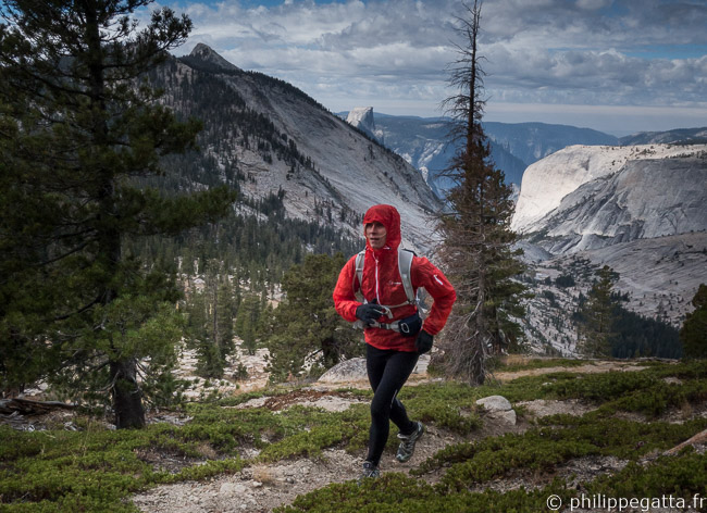 Running in Yosemite with Half Dome in the background (© P. Gatta)