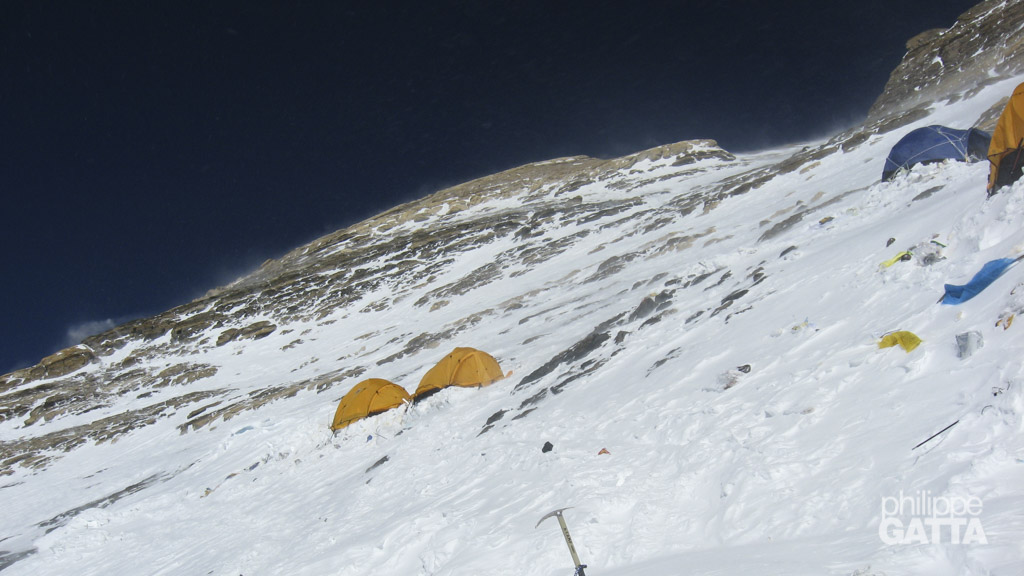 Everest Camp 3 at 8300m (© P. Gatta)