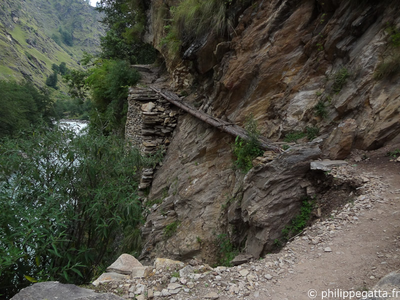 Challenging trail in Dolpo (© P. Gatta)