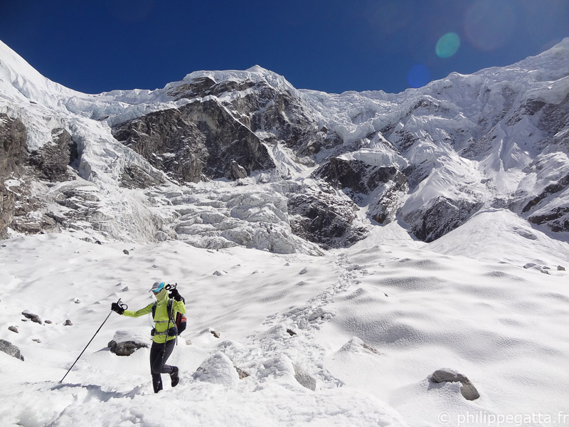 Extremes conditions on the way down from Tashi Labsta, Rolwaling (© P. Gatta)