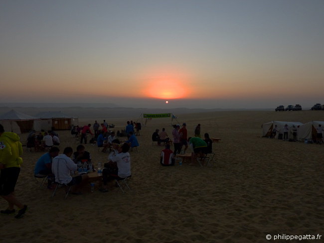 Sahara race: sunrise on the camp 3 (© P. Gatta)