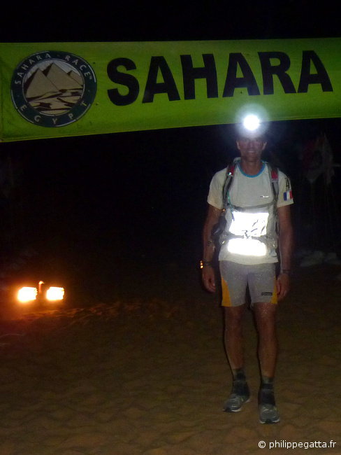 Sahara race: finish line of stage 5 (© P. Gatta)