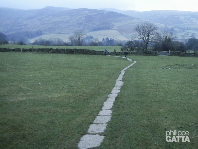 Start of the Spine at Edale (© P. Gatta)